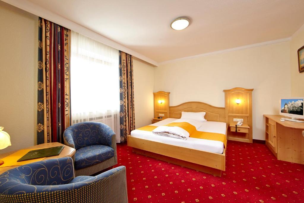 Wallgau Hotel image 2