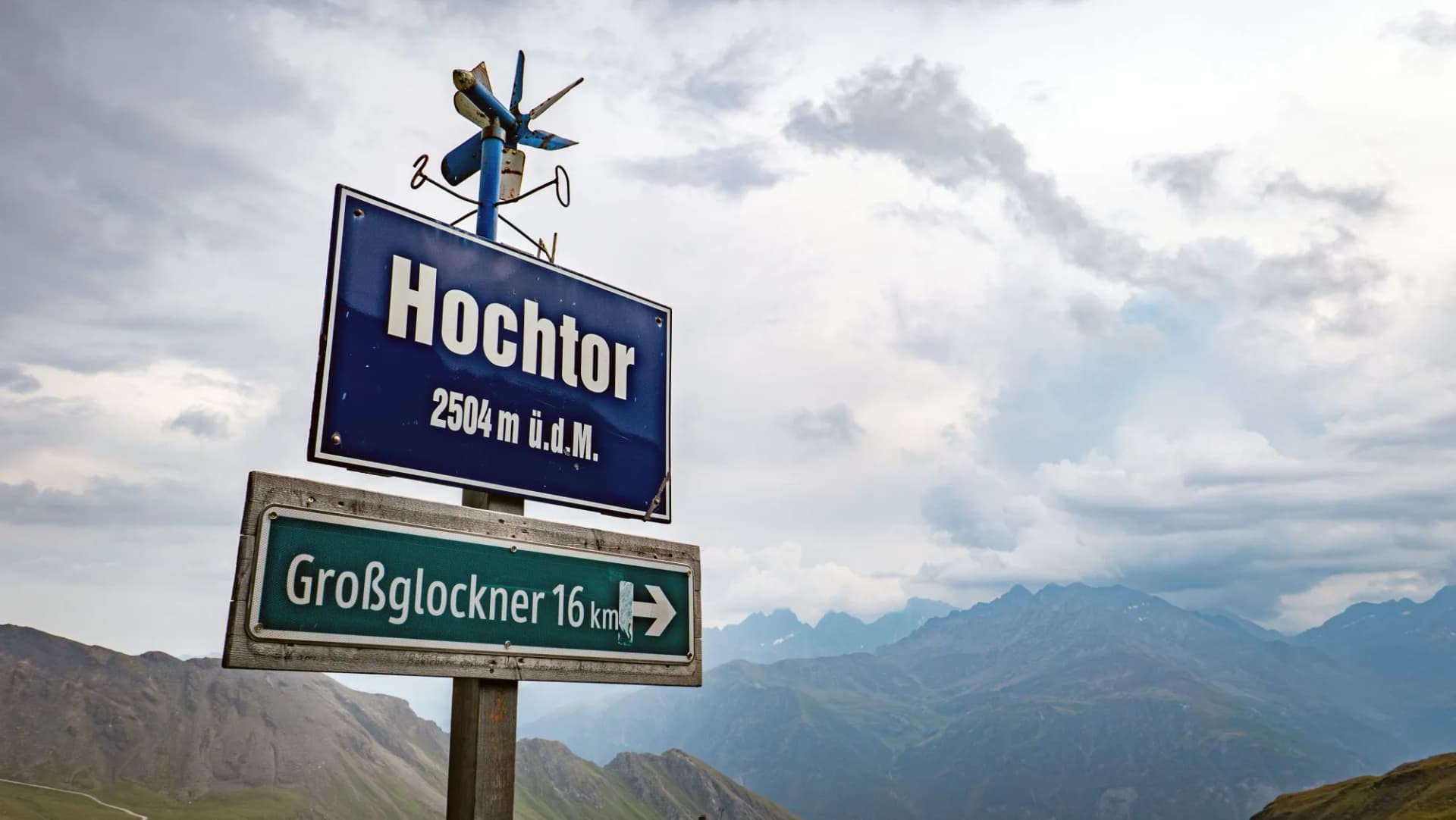 Grossglockner, Carinthia, Austria: Grossglockner sign at Kiosk Hochtor